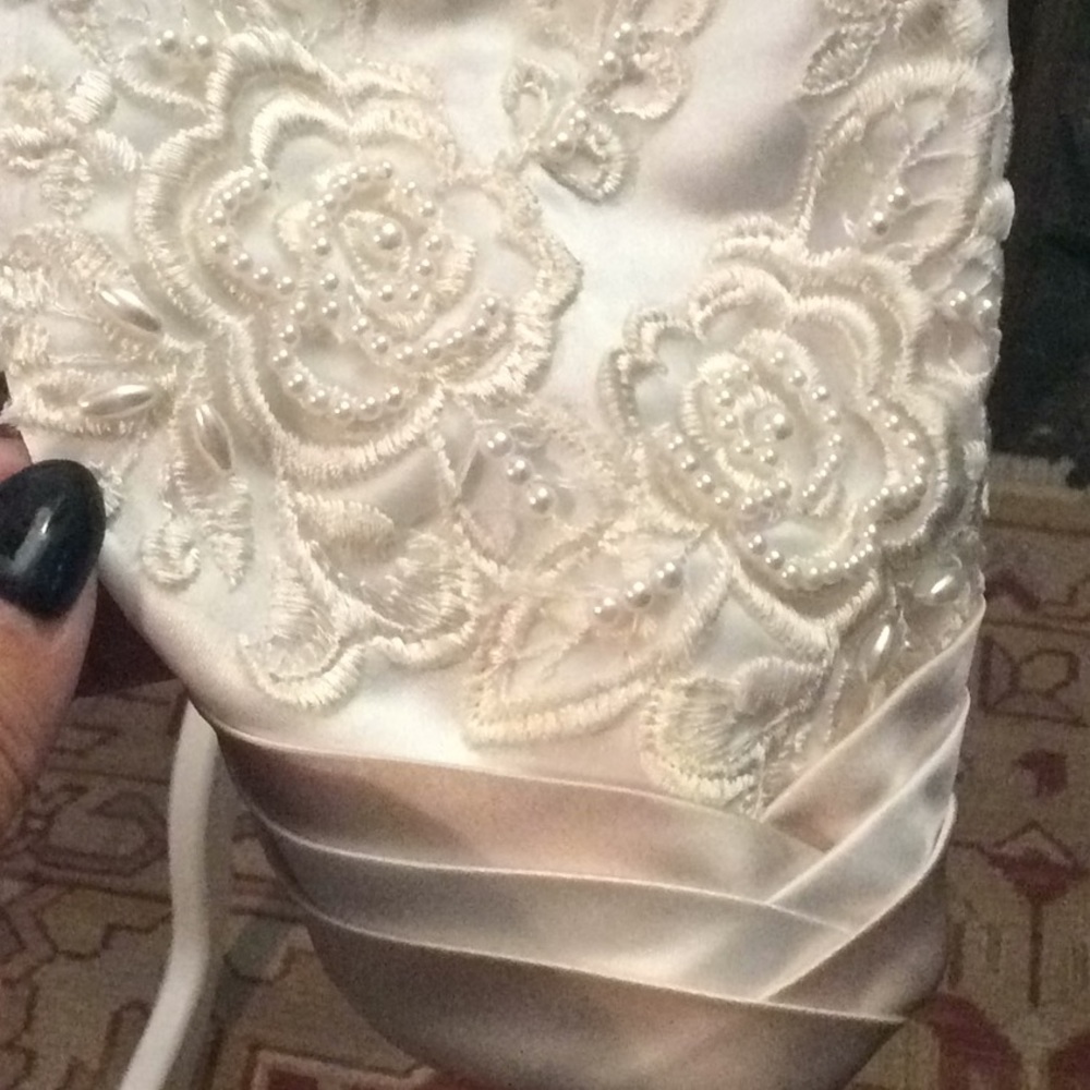 NWOT Beautiful plus-size ivory satin jacket - X-LG - Picture 3 of 5